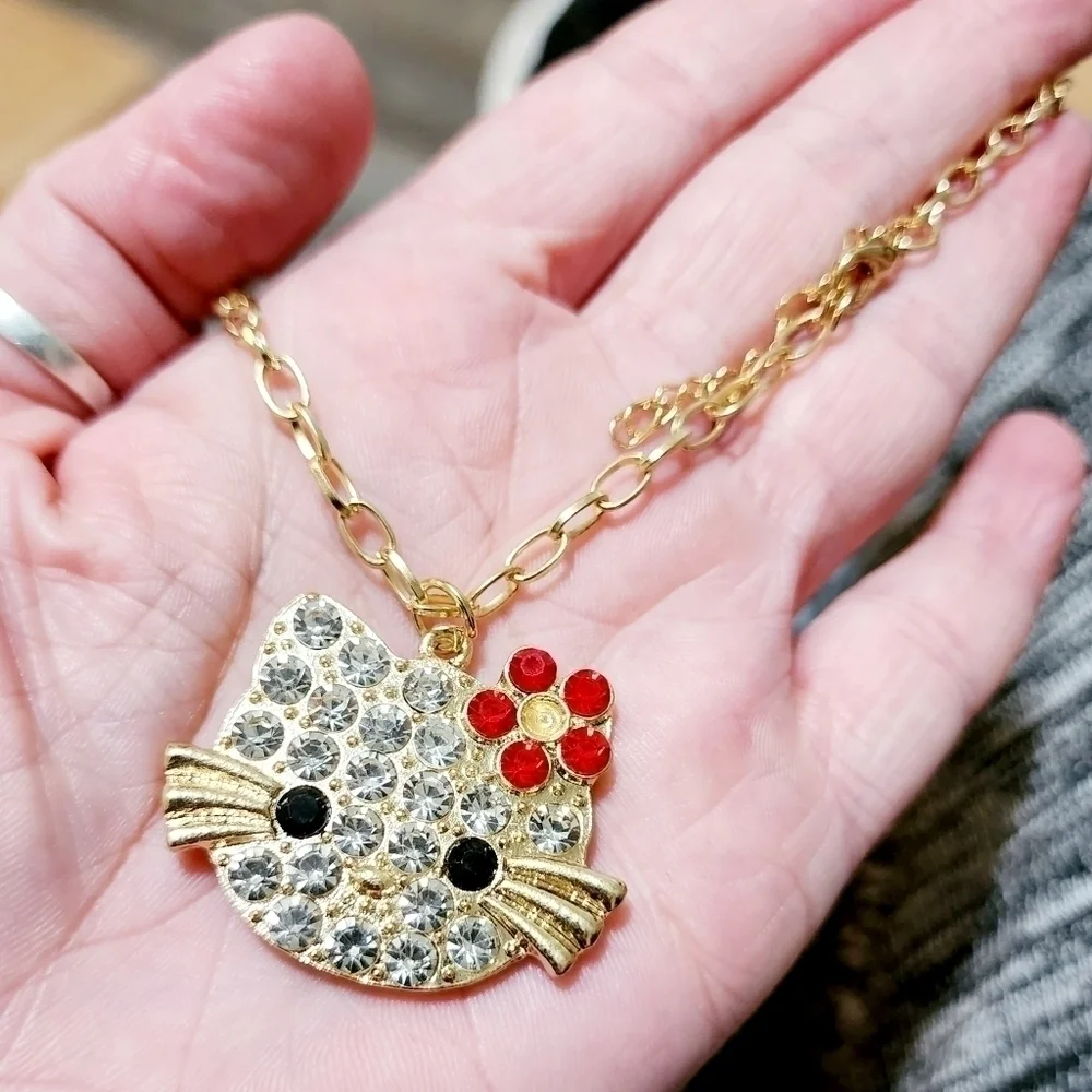NWT Chloe Accessory Hello Kitty Gold Tone Rhinstone Necklace Earrings Set New